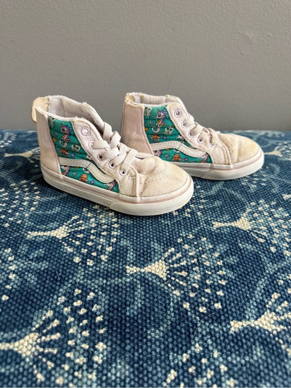 Vans Kids High-Top Sneakers with Teal Cartoon Panels